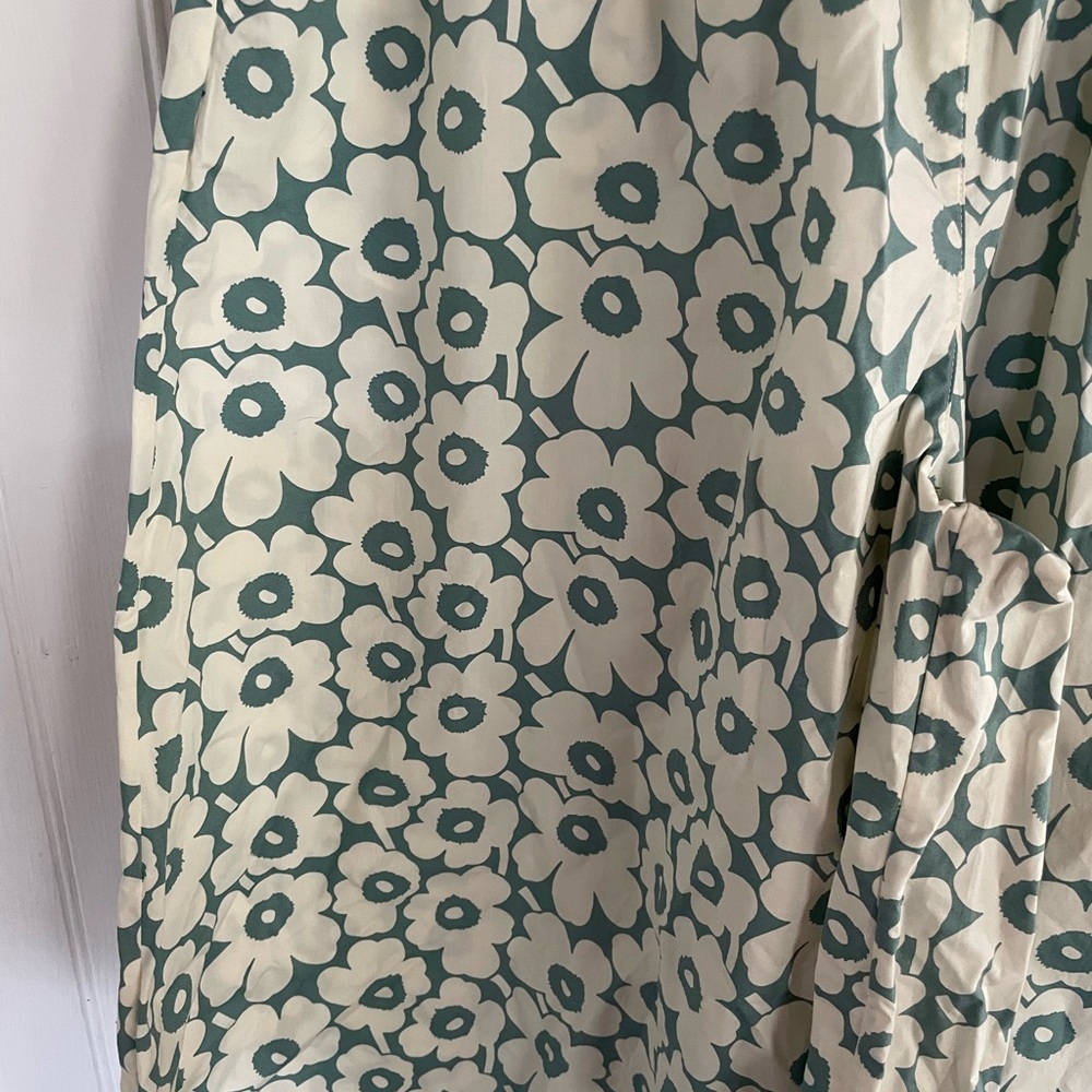 Floral Patterned Wide-Leg Culottes Pants - Picture 4 of 7